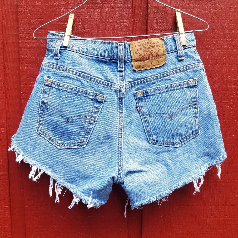 Levi's Classic Cut Off High Rise Jean Shorts